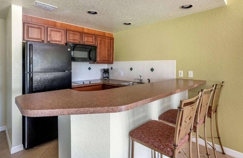 West Kissimmee Hotel | Your Stylish Disney Retreat! Swimming Pool, Free Shuttle, Full Kitchen!