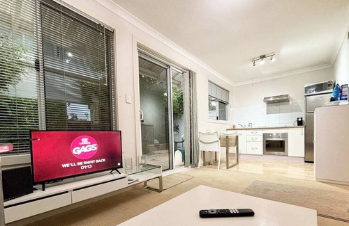 East Perth House | Your Tranquil Haven in East Perth