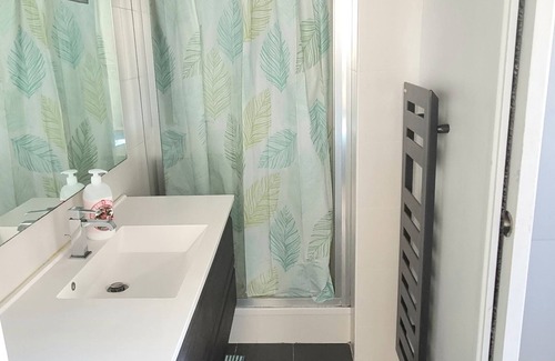 Bois-Colombes Apartment | Your tropical haven in Paris