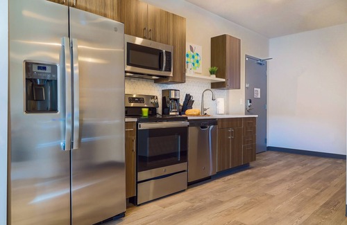 Riverside Apartment | Your Unbeatable 2 Bed Travel Apartment is Steps Away from World-Class Shopping