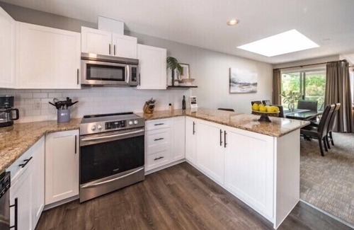 Regional District of Nanaimo Condo | Your vacation memories will be more affordable on Canada's gem Vancouver Island.