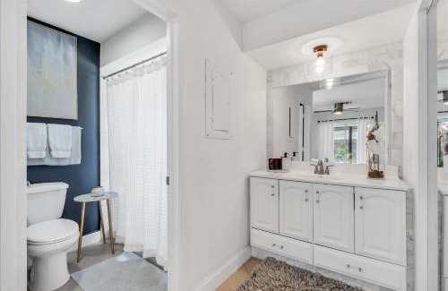Naples Park House | Your Vacation Oasis - Private Pool Bike to Beach