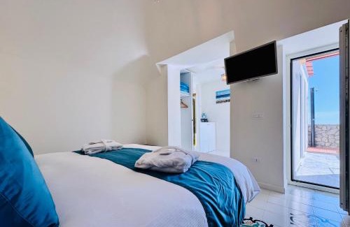 Path of the Gods House | YourHome - White House Giò