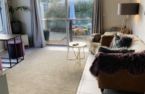 Myrtleford House | Yours & Theirs Pet Friendly Accommodation