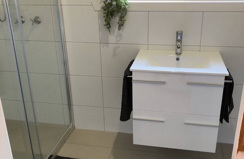 Myrtleford House | Yours & Theirs Pet Friendly Accommodation