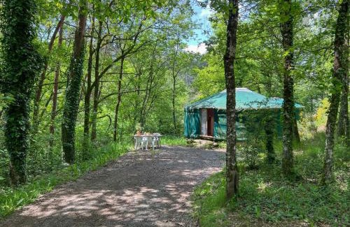 Chataigneraie Cantalienne House | Yourte Cantal