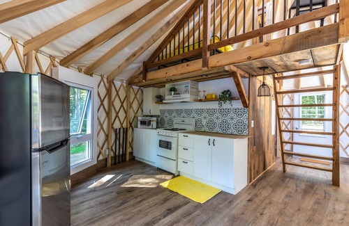 Notre-Dame-du-Laus Ski Chalet | Yourte de luxe la perdrix