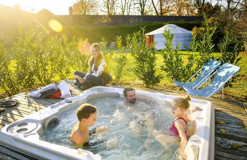 Trie-Chateau RV Rental | Yourte Oulan Bator - Le Village des Templiers