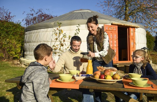 Trie-Chateau RV Rental | Yourte Oulan Bator - Le Village des Templiers
