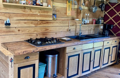Saint-Germain-Laprade Cabin | Yourte Tout Confort Écoresponsable - Idéal Famille