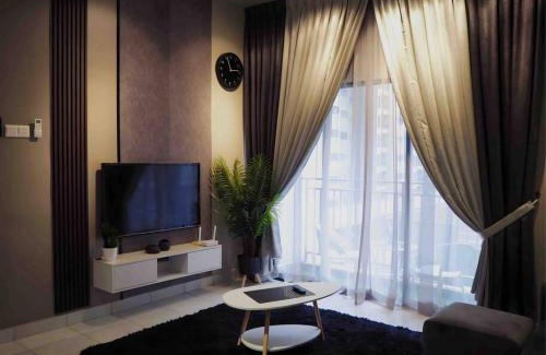 Nilai Apartment | Youth City Cozy Pool View Homestay Nilai by TR