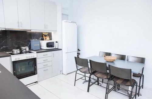 Ilioupoli Apartment | Ypsilon IconicAthensHome