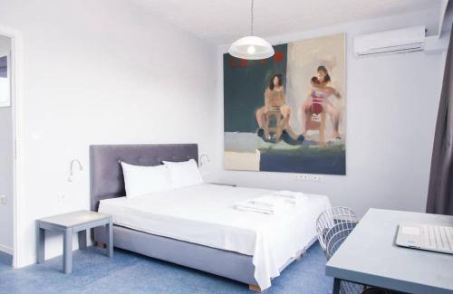 Ilioupoli Apartment | Ypsilon IconicAthensHome 140m2 Family & Pet Friendly Luxurious 3 bdm apt, Acropolis 10 min taxi drive for 8 euro, Quiet central neighborhood, shopping 2 min walk, fast wifi, free parking, Park with running track, across the street