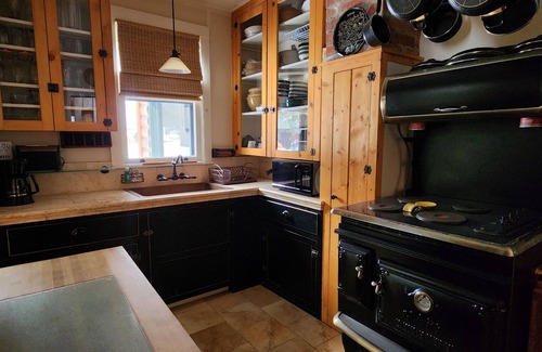 Estes Park Cabin | Ypsilon- Lifetime experience-Historic cabin INSIDE Rocky Mountain National Park.