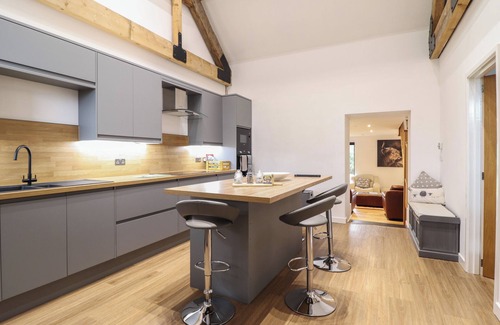 Bala Cottage | YR ARENIG, with a garden in Bala