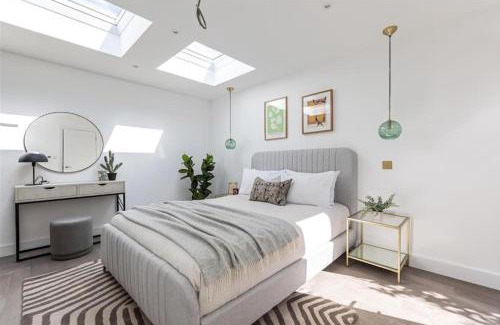 Cathall House | YT Leyton House with Garden