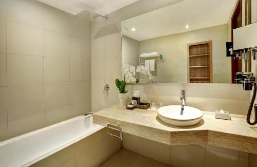 Gambir Hotel | Yuan Garden Pasar Baru