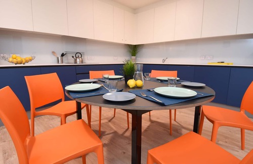 Cork City Centre Apartment | Yugo Explore - Lee Point
