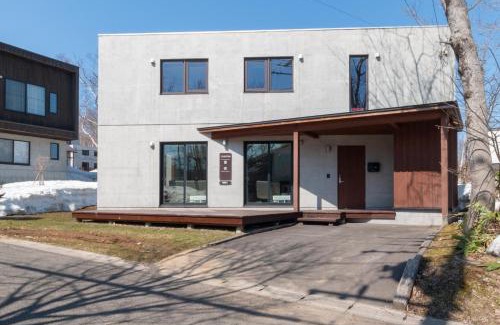 Hirafu House | Yuki Ten by H2 Life