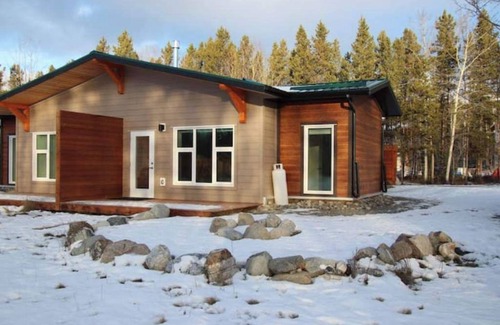 Whitehorse House | Yukon Hot Springs Suite #36