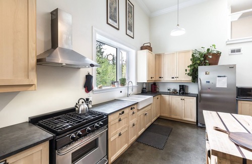 Whitehorse Other | Yukon River Farm: Getaway