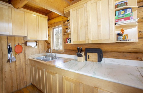 Marble Cabin | YULE CREEK LODGE-Quintessential Mountain Cabin on 53 Private Acres