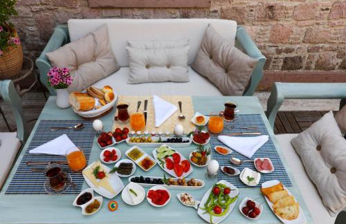 Ayvalik Bed & Breakfast | YundAntik Cunda Konaklari
