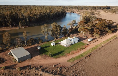 Boundary Bend House | YUNGERA HOMESTEAD. 33 Buchanan Lane Boundary Bend , Victoria.