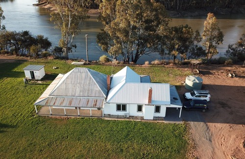 Boundary Bend House | YUNGERA HOMESTEAD. 33 Buchanan Lane Boundary Bend , Victoria.