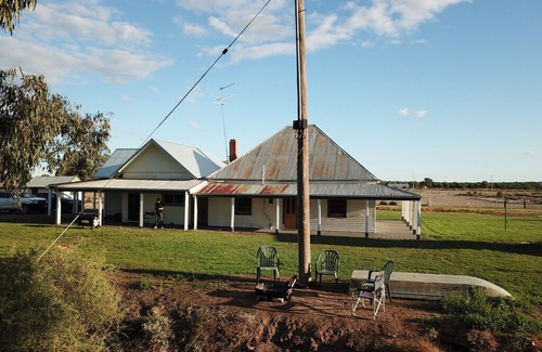 Boundary Bend House | YUNGERA HOMESTEAD. 33 Buchanan Lane Boundary Bend , Victoria.