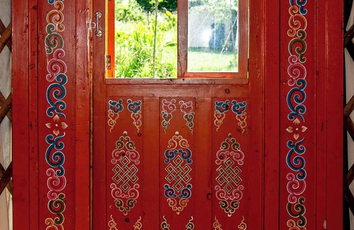 Arbigny-sous-Varennes RV Rental | YURT de Arbigny romantic overnight stay in a Mongolian tent