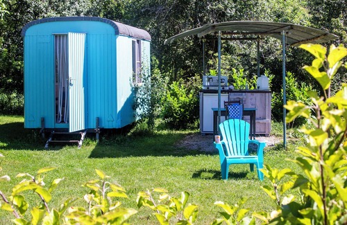 Arbigny-sous-Varennes RV Rental | YURT de Arbigny romantic overnight stay in a Mongolian tent