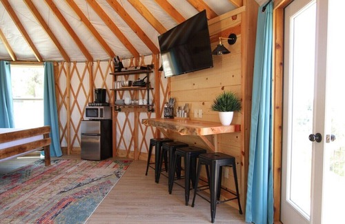 Orderville House | Yurt-Sunset Views, Resort Pools, near Zion & Bryce