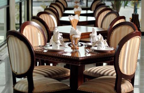 Peterongan Resort | Yusro Hotel Restaurant & Convention