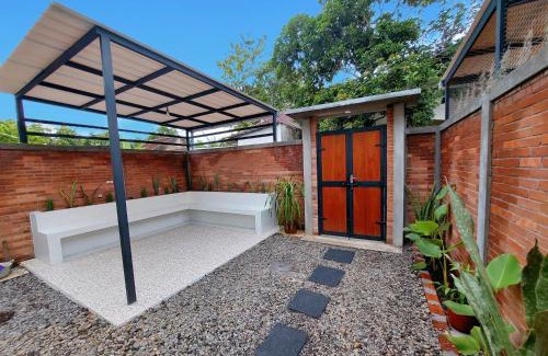 Bangunjiwo Villa | Yustien Homestay Jogja 3 Bedroom - Private Villa