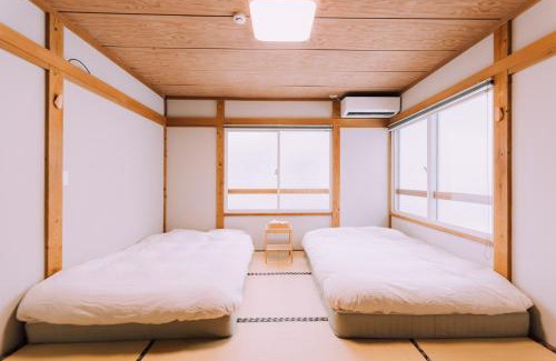 Yuzawa-machi Hotel | Yuzawa Onsen Lodge 1min to LIFT House
