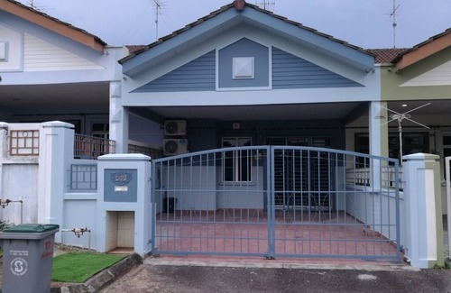 Tebrau House | YY Simple Homestay 1 @ JP Perdana (FREE WIFI)