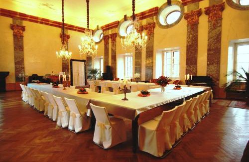 Potstejn Hotel | Zámek Potštejn