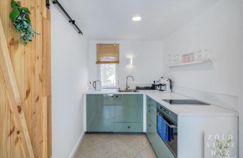 Agard House | Zöld Ajtós Ház