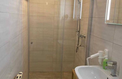 Dreiheide Apartment | z Double room 4 online - Pension und Ferienwohnung Kristen Am Denkmal Süptitzer Höhen