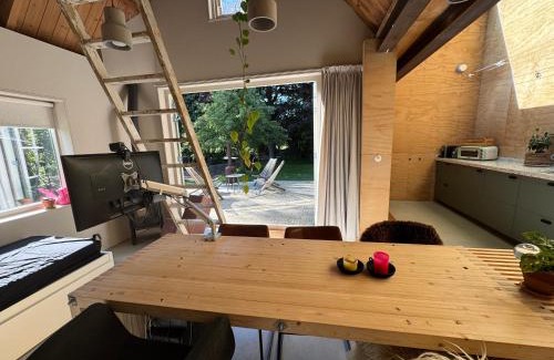 Heerenveen Bed & Breakfast | Zaadlab Voormalig KI station
