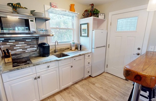 Tybee Island Condo | Zabana Cottage - 5 A Fishermans Walk- Gorgeous Gated Couples Retreat - South end