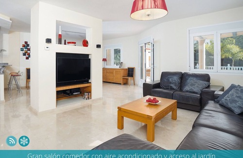 El Portet Villa | Zaccori - 5 bedroom villa in El Portet - pool table and ping pong