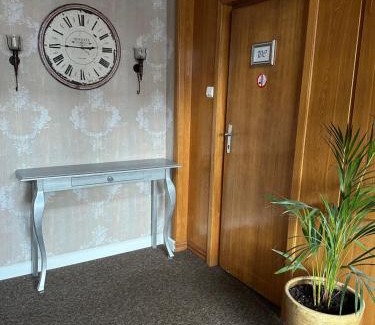 Bialystok Hotel | Zajazd Irina