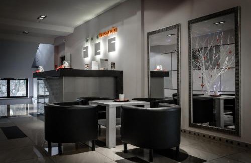 Dabrowa Gornicza Hotel | Zajazd Kwadrat
