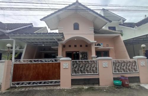Pogung Lor House | Zalvie homestay