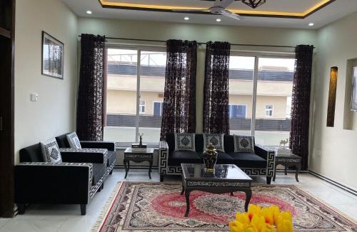 Khyber Pakhtunkhwa Apartment | Zara's House