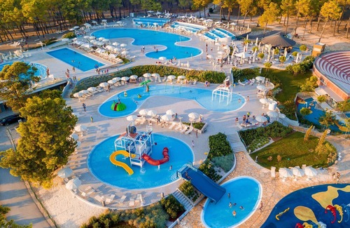 Zaton Apartment | Zaton Resort Apts. with Pool