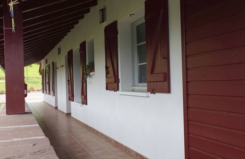 Saint-Jean-Pied-de-Port Villa | ZAZPIAK BAT 20 People/7 Rooms