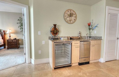 Orange Beach East Condo | zCaribe Resort D508,